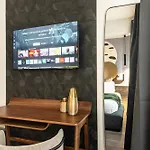 Blooper Cine House روما