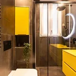 Blooper Cine House روما