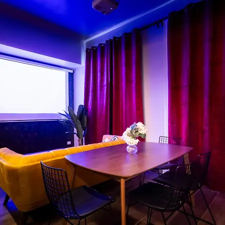 Blooper Cine House