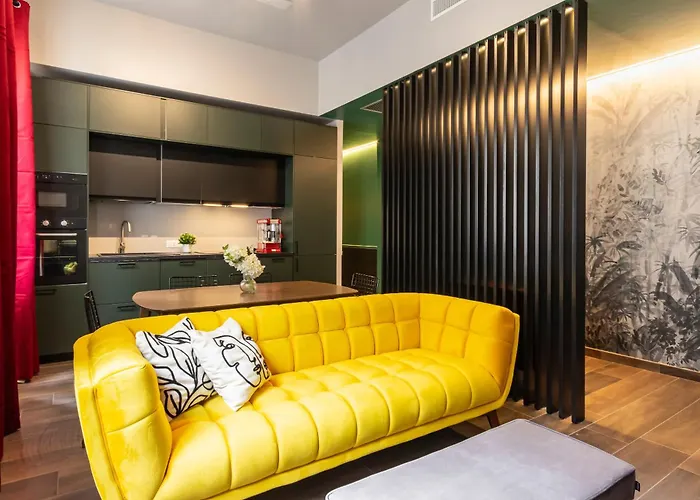 Blooper Cine House Апартаменты