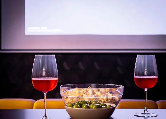 Апартаменты Blooper Cine House