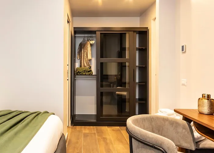 Blooper Cine House דירה *