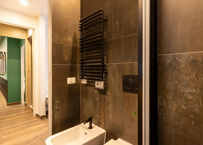 Blooper Cine House דירה *